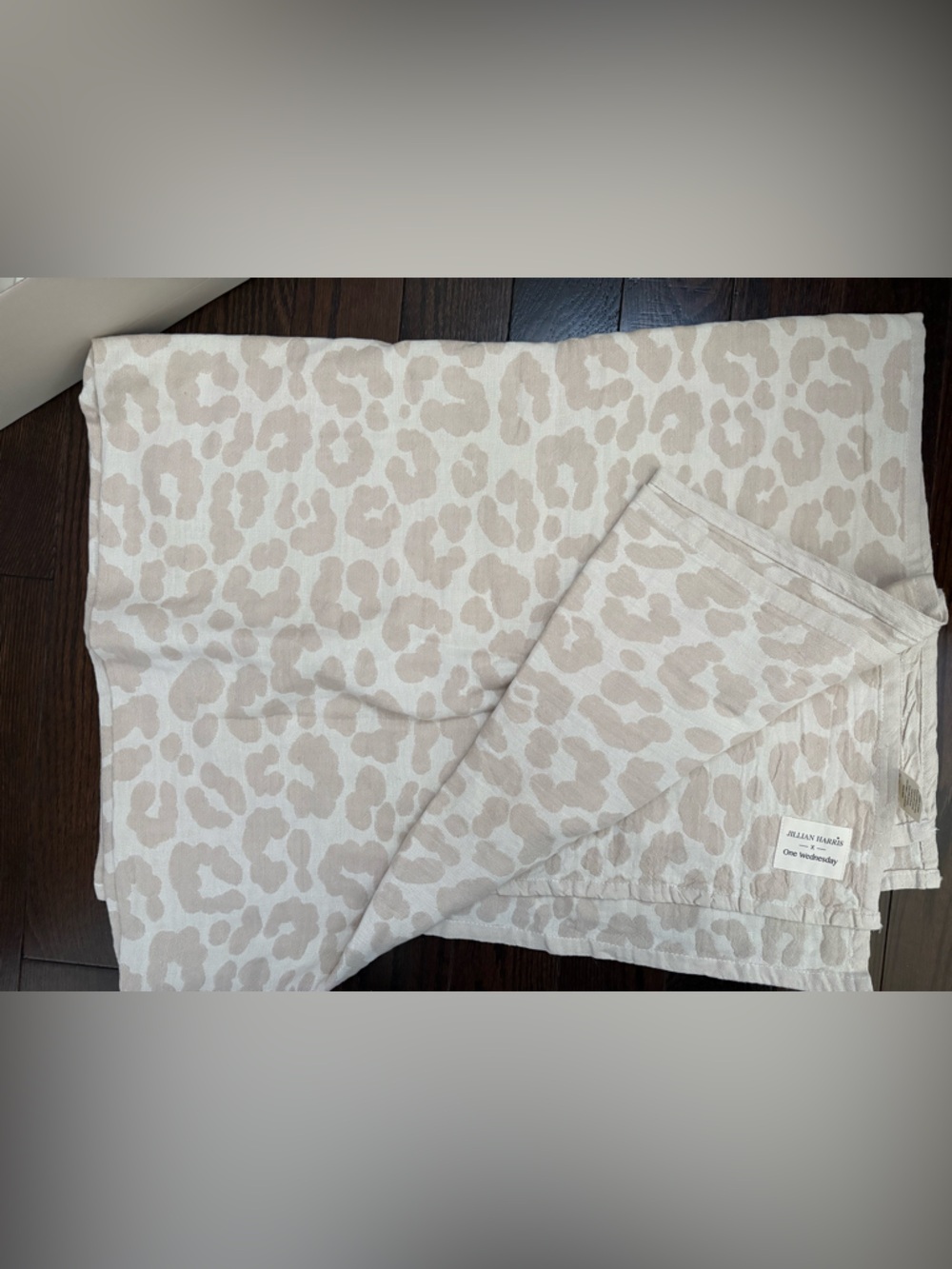 NWOT Jilly Box Blanket Scarf